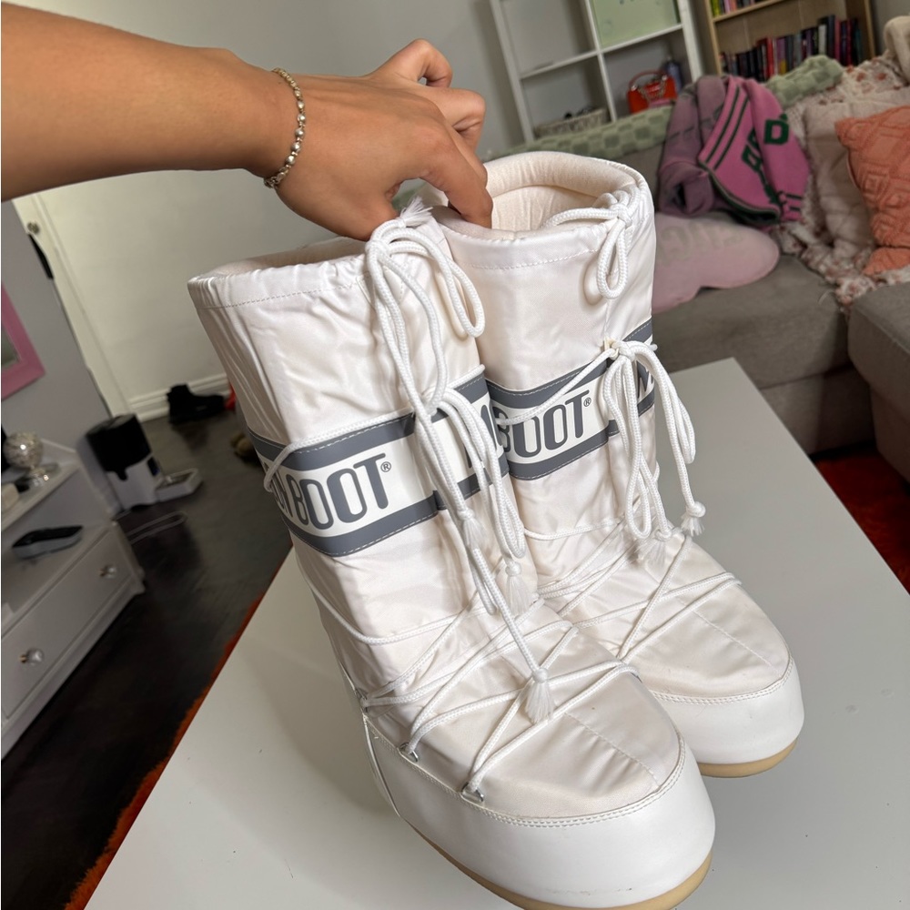 Moon Boot White Winter Boots Quilted Mid-Calf